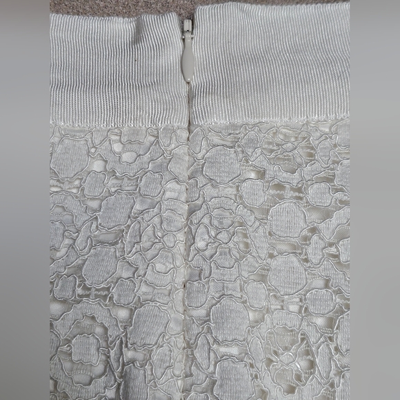 Womens White Lace Skirt with Lining and zip hook and eye closure size 4 - Picture 4 of 6